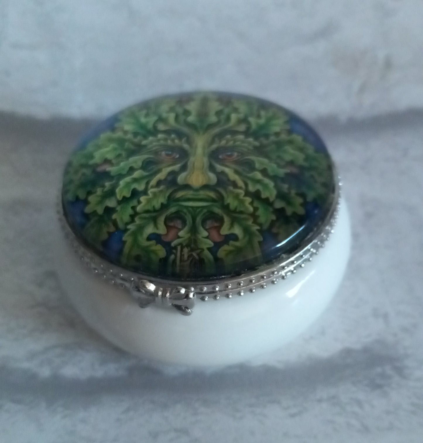 Spirite of the Oak Pill Box